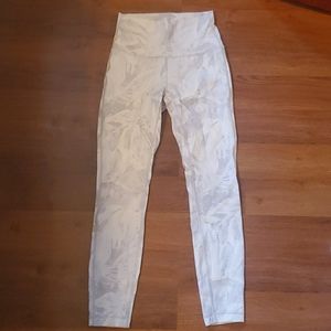 Lululemon leggings - Wunder under